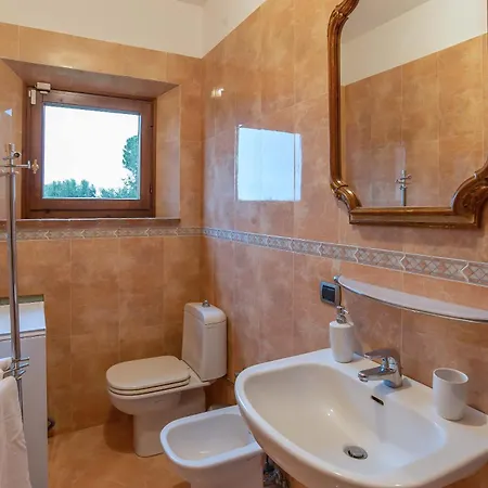 Golden View Apartment With Pool